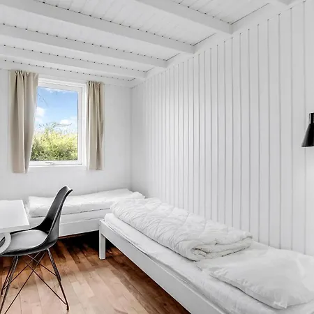 Beautiful Home In Hejls With Wifi Hejls